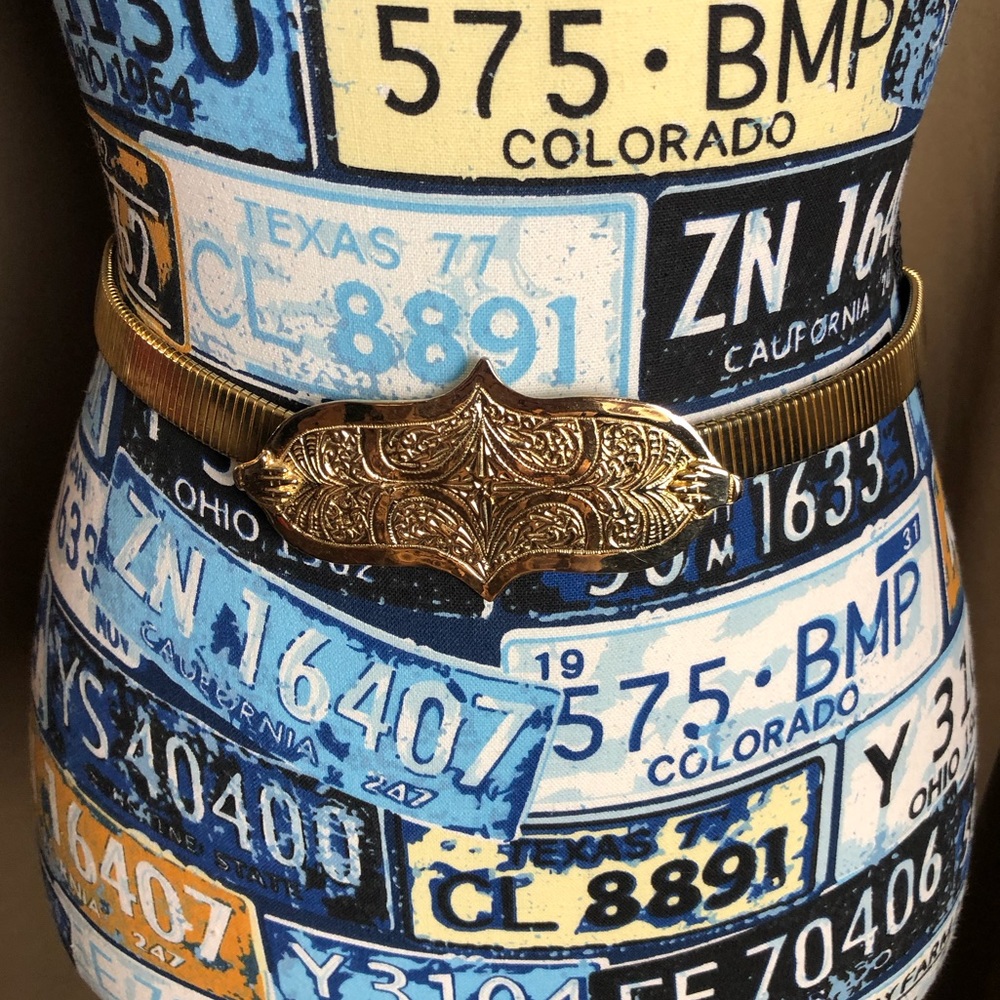 Vintage Gold Stretch Belt with Engraved Buckle Accessocraft